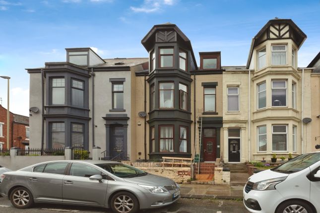 6 bed terraced house