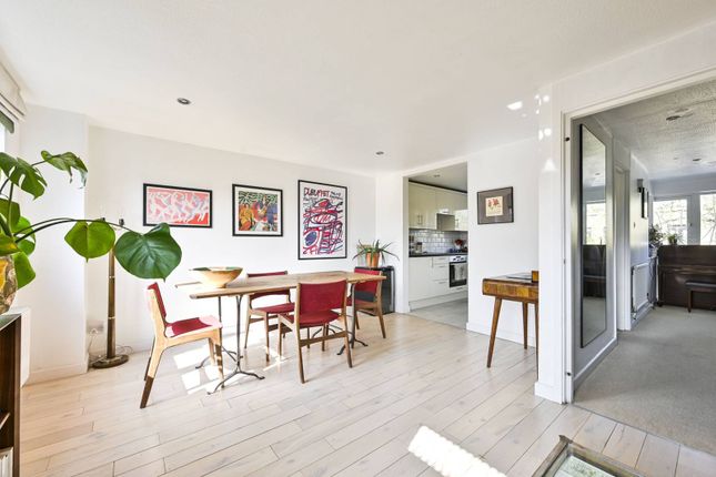 Wornington Road, North Kensington... 2 bed flat for sale