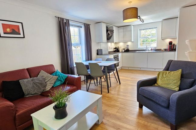 Cormorant Wood, Newbury RG14 2 bed apartment for sale