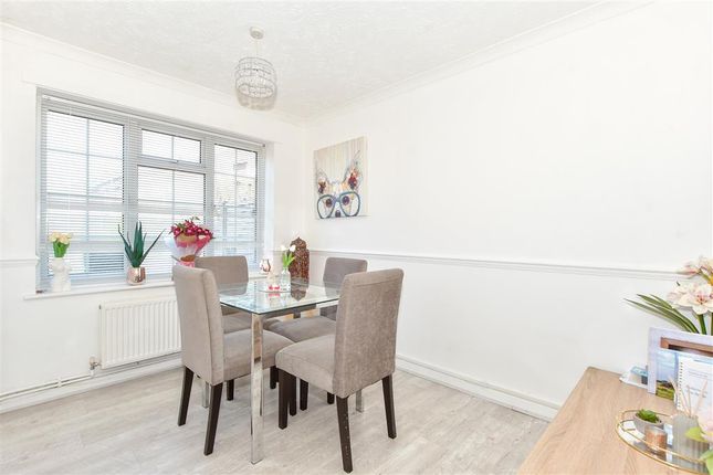 3 bed end terrace house