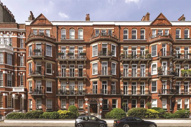 Cadogan Gardens, Chelsea, London, SW3 3 bed apartment for sale