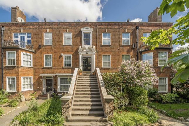 Hendon Way, London NW2 2 bed flat for sale