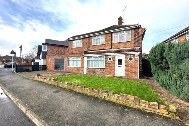 4 bed detached house