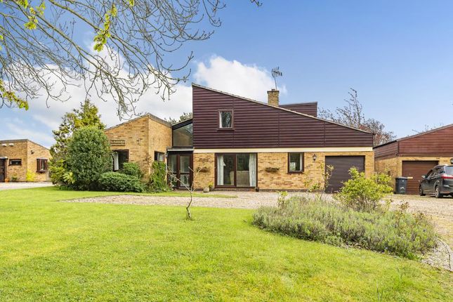 5 bed detached house