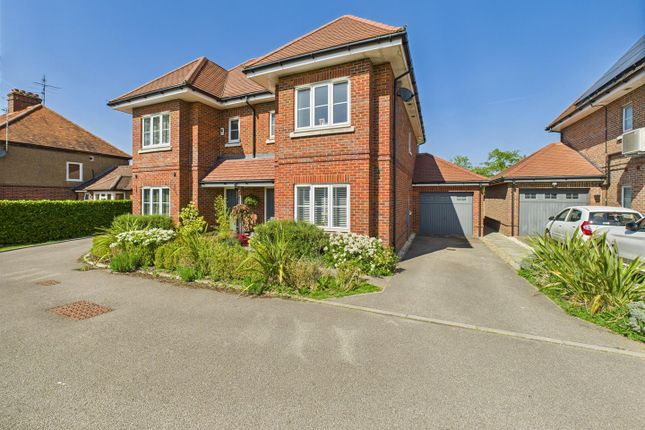 4 bedroom semi-detached house for sale