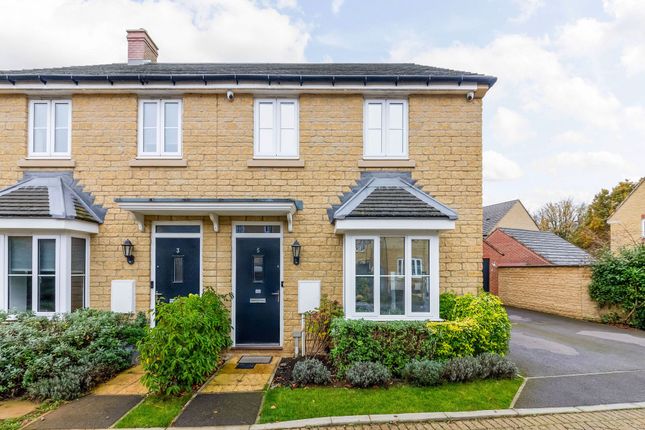 Herald Gardens, Abingdon OX13 3 bed semi