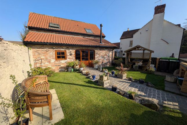 2 bedroom detached house for sale