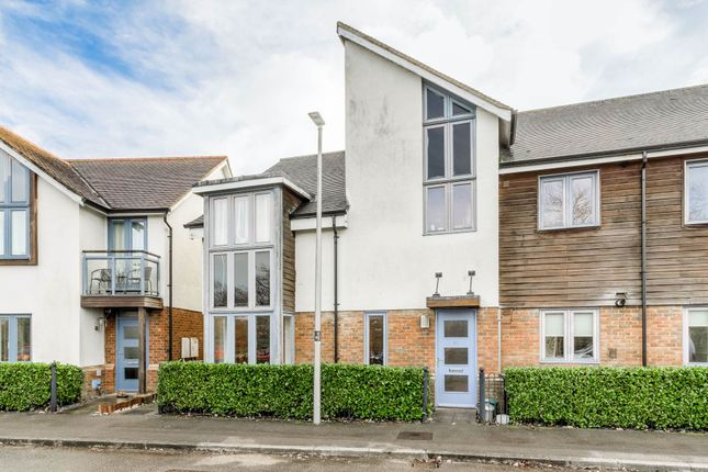 Kemsley Cr, Milton Keynes MK10 2 bed maisonette for sale