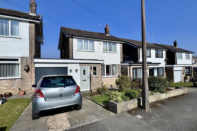 3 bed link detached house