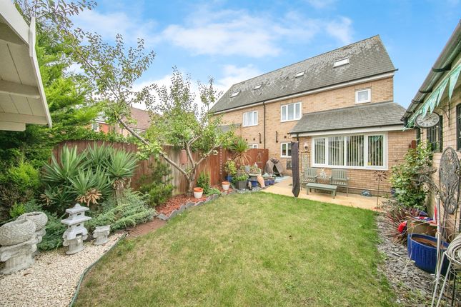 4 bedroom semi-detached house for sale