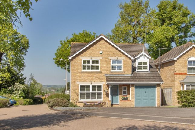5 bed detached house