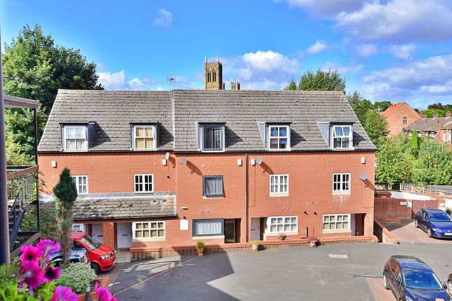 4 bedroom terraced house for sale