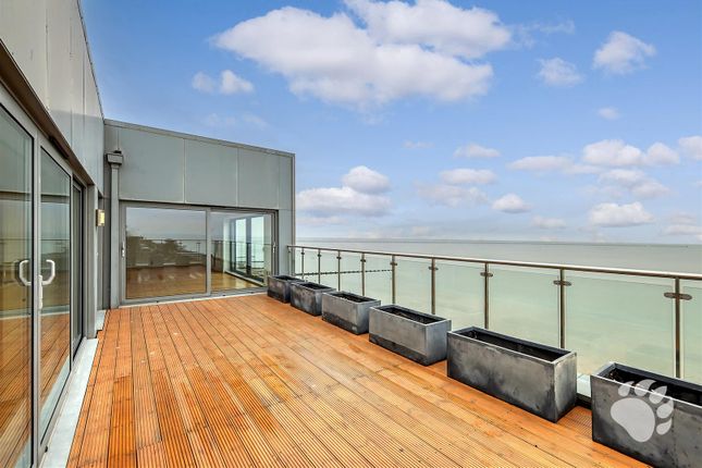 Parade Walk, Shoeburyness SS3 3 bed penthouse for sale