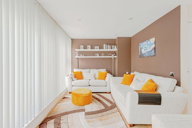 2 bedroom maisonette for sale