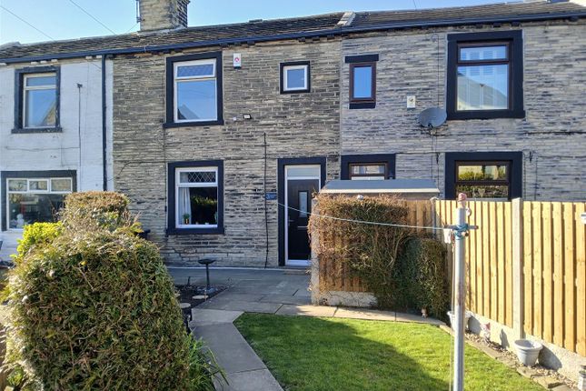 Garden Field, Wyke, Bradford 2 bed terraced house for sale