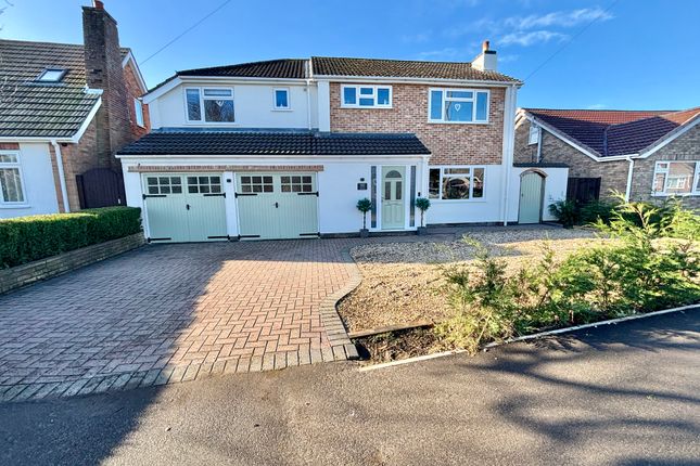 5 bed detached house