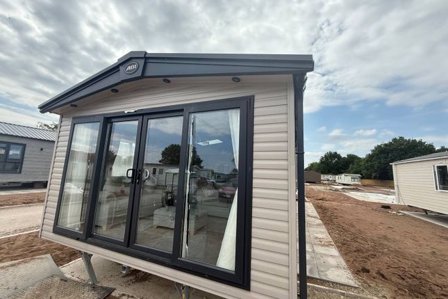 3 bedroom lodge for sale