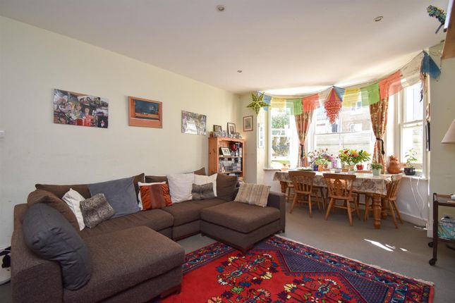 4 bedroom flat for sale