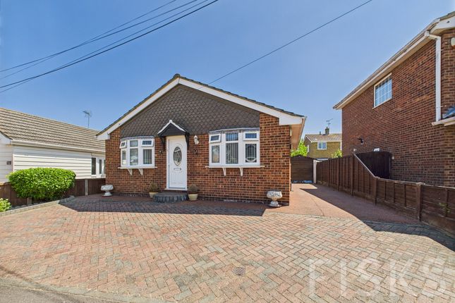 Hannett Road, Canvey Island, SS8 2 bed detached bungalow for sale