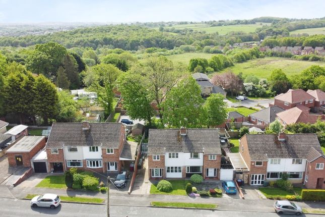Parkland Drive, Wingerworth... 3 bed semi