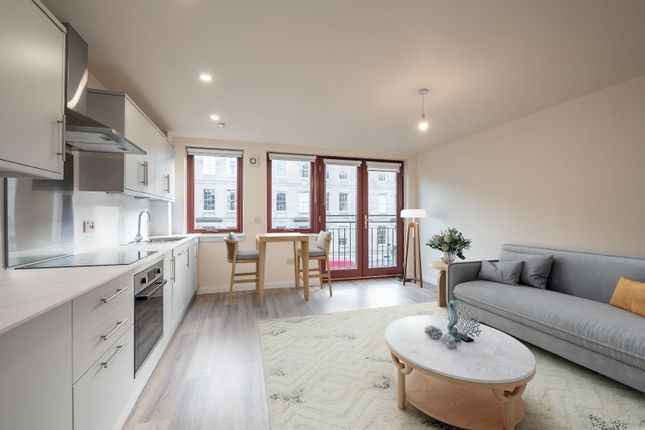 31/8 Fettes Row, Edinburgh, EH3 2 bed flat for sale