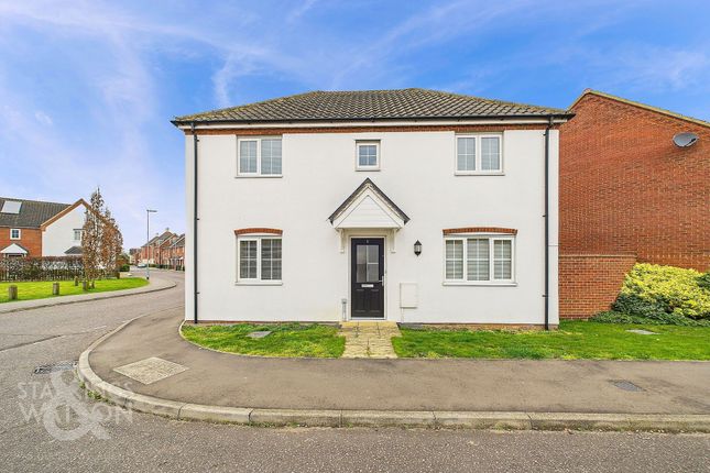 Blackbird Way, Harleston 4 bed detached house for sale