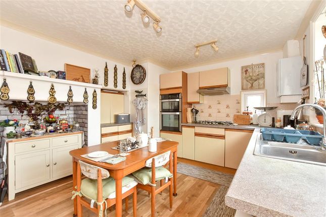 Carter Avenue, Shanklin, Isle of Wight 6 bed semi
