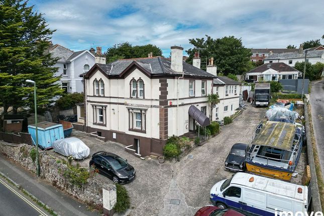 15 bedroom detached house for sale