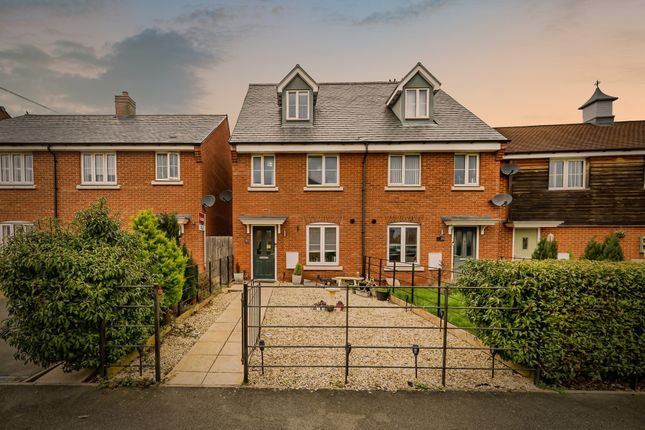 3 bedroom town house for sale