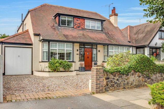 Parkanaur Avenue, Thorpe Bay SS1 4 bed detached house for sale