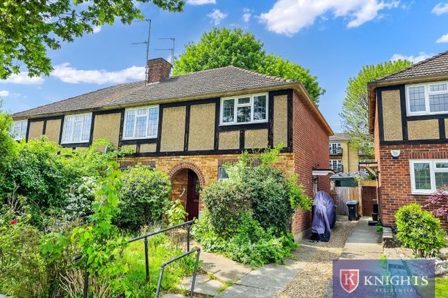 Monks Close, Enfield, EN2 2 bed maisonette for sale