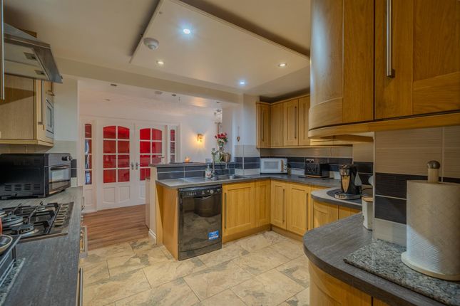 3 bed end terrace house