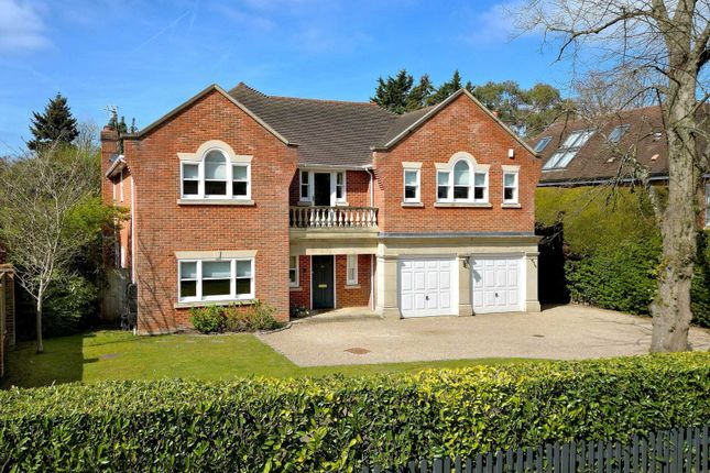 5 bed detached house