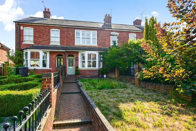 Star Lane, Guildford GU12 3 bed terraced house for sale