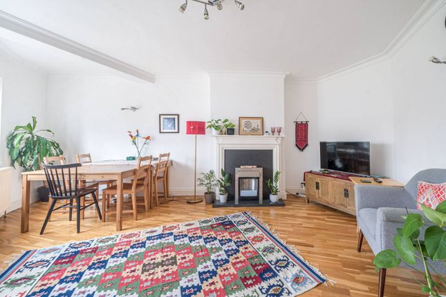 Hanger Green, Hanger Hill, London, W5 2 bed flat for sale