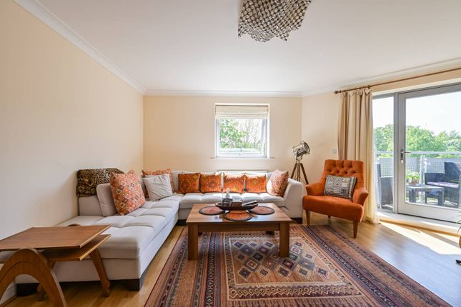 Millicent Grove, Palmers Green... 2 bed flat for sale