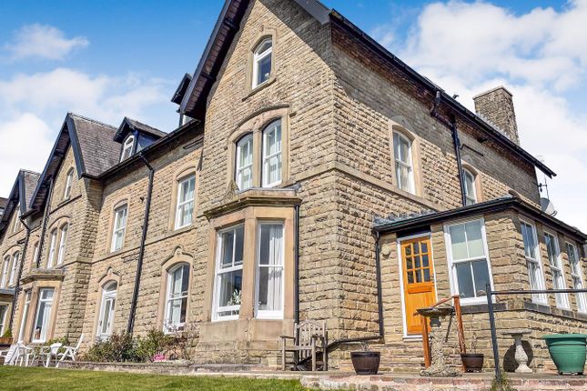 2 bed flat