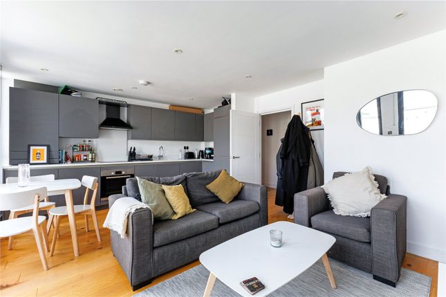 Tyssen Street, London, E8 2 bed apartment for sale