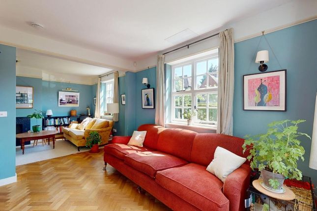 4 bed semi-detached house