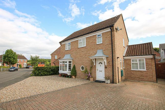 McCalmont Way, Newmarket CB8 4 bed detached house for sale