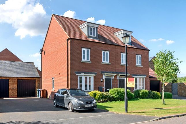 Adderbury,  Oxfordshire,  OX17 3 bed semi