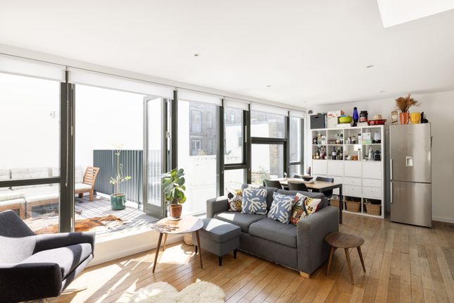 Colony Mews, London N1 2 bed mews for sale