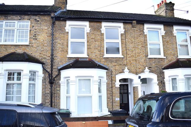 Smeaton Road, Chigwell 1 bed flat for sale