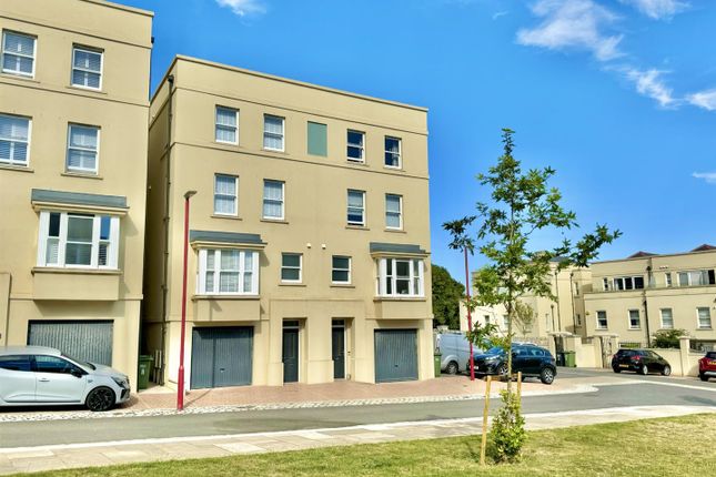 4 bedroom town house for sale