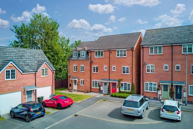 Shaw Gardens, Gedling, Nottingham 3 bed terraced house for sale