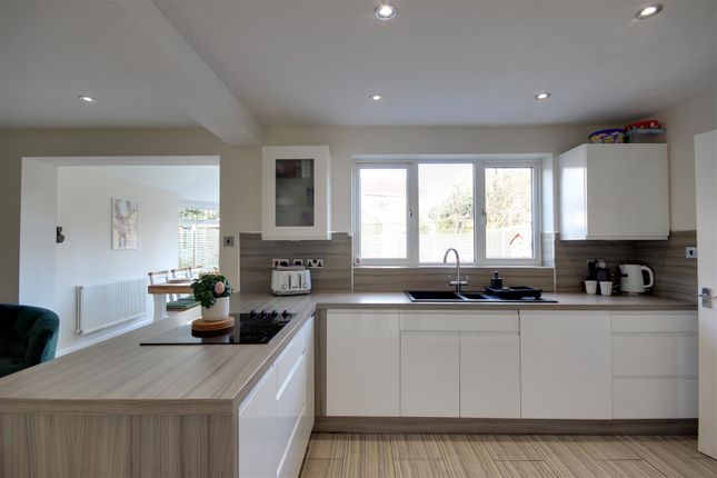 Linton, Elloughton 4 bed detached house for sale
