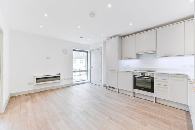 Norbury Crescent, Norbury, London, SW16 1 bed flat for sale