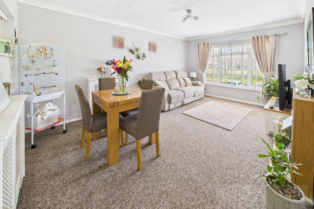 Maple Close, Crawley RH11 1 bed flat for sale