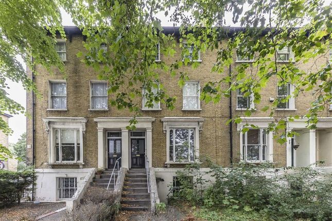 New Cross Road, London SE14 2 bed flat for sale