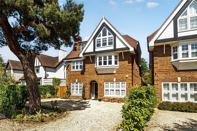 5 bed detached house